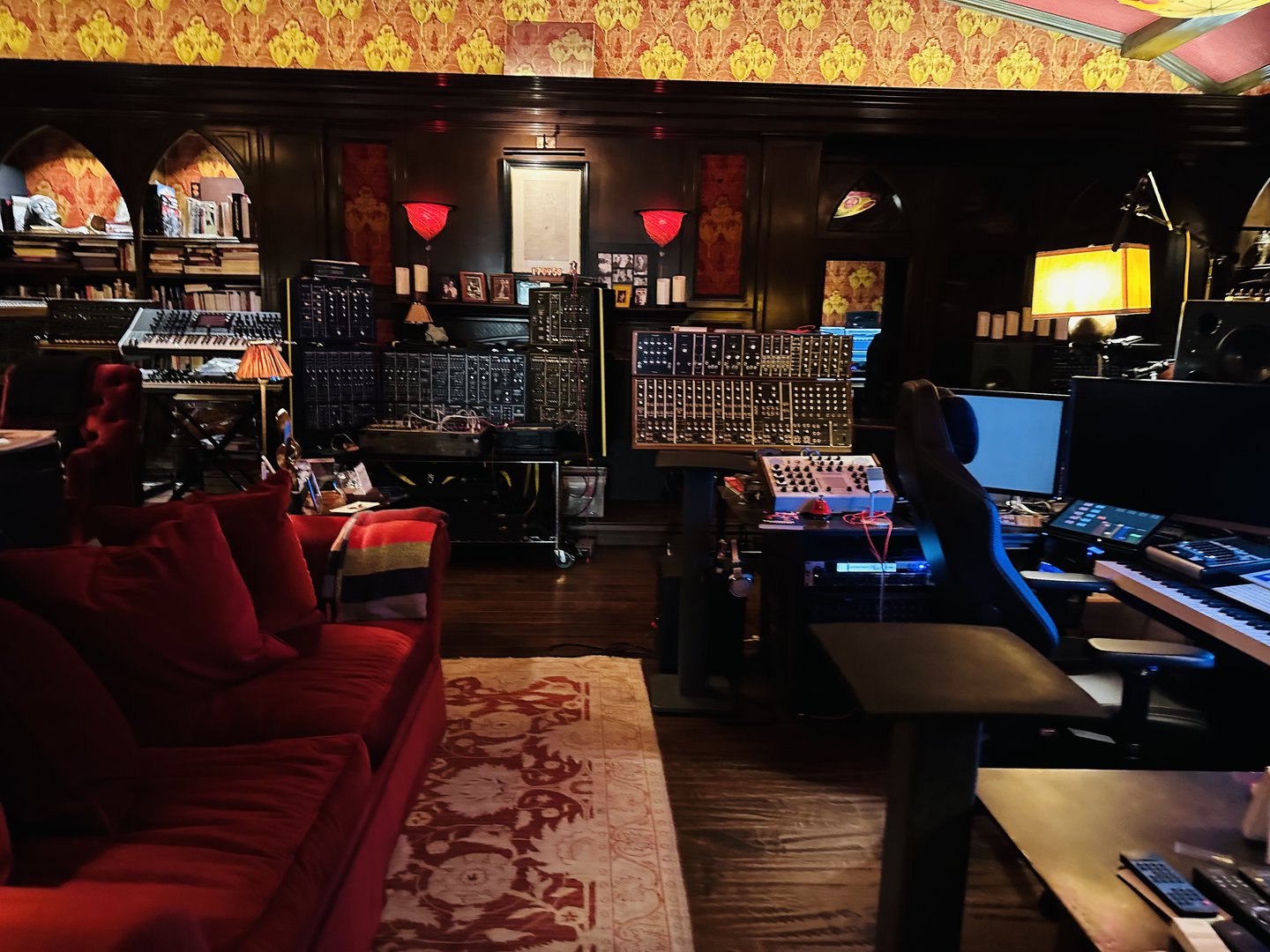 Hans Zimmer's Legendary Studio - Photo 6