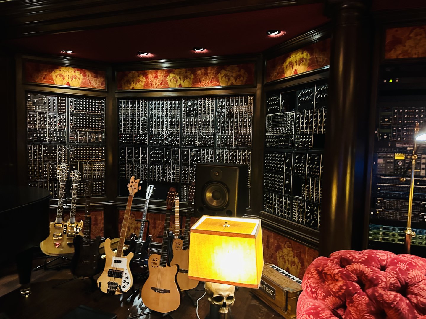 Hans Zimmer's Legendary Studio - Photo 5