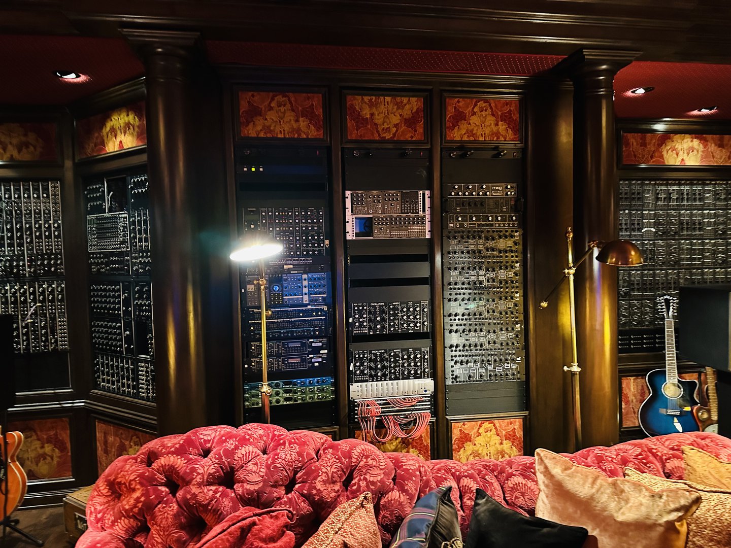 Hans Zimmer's Legendary Studio - Photo 4