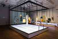 attachments/room_room/3641/Fashion_for_Good_COLOUR_Good_shop_3_Credits_Dave_Pelham_e808.jpg