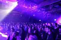 attachments/room_room/9516_0/Musikfans-im-Saal-X_ISARFLUX-Festivalc-Simon-Meissner_d48a.jpg